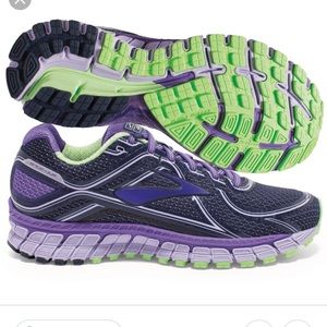 Brooks gts 16 10.5 wide